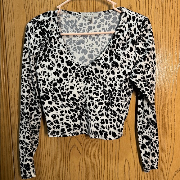 Gaze Black and White Animal Print Crop Top - Picture 5 of 7